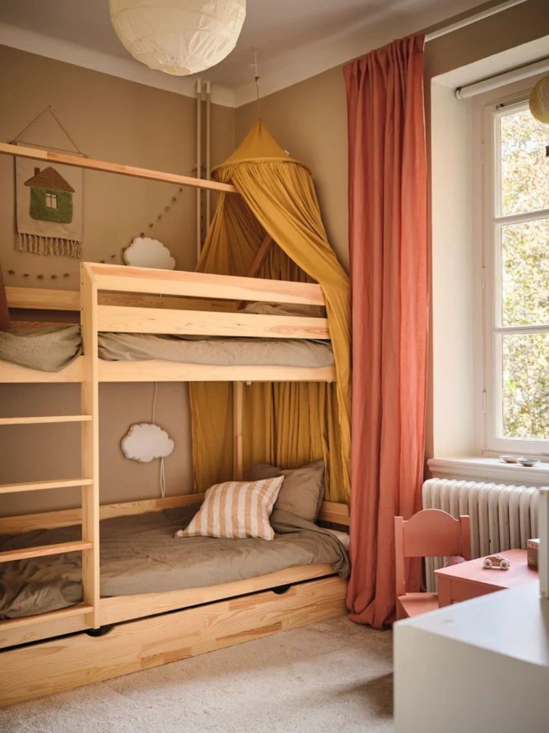 Drewniane łóżka dziecięce – dlaczego są najlepszym wyborem dla dziecka? - KidooCrafts