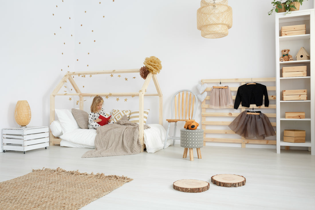 Drewniane łóżko-domek: Wprowadzenie Magii Wyobraźni do Pokoju Twojego Dziecka