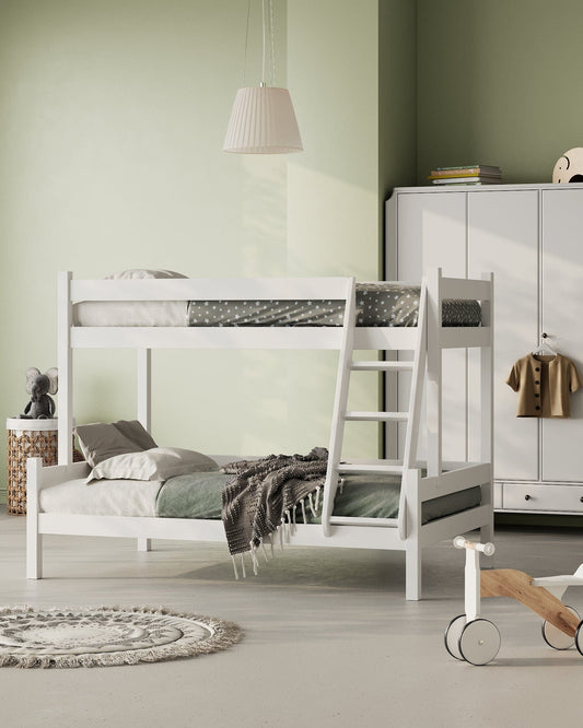 łóżko piętrowe dla dziecka, łóżko potrójne dla dziecka, łóżko domek dla dziecka, białe łóżko piętrowe 